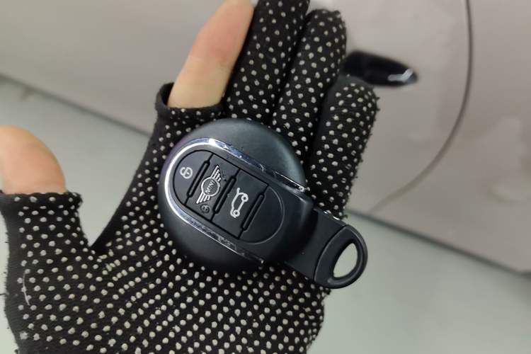 Used MINI MINI 2023 Updated 2.0T COOPER S Artist
