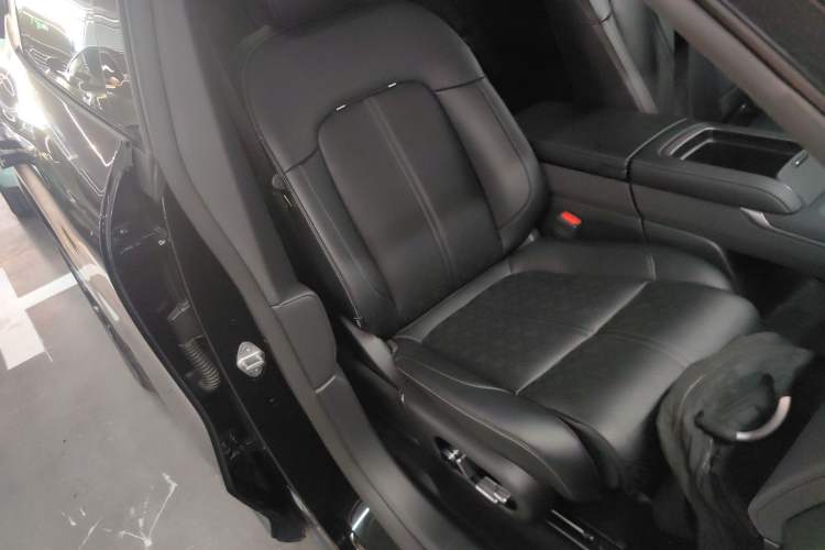 Used Zeekr 7X 2025 100 kWh Long-Range Rear-Wheel Drive with Intelligent Driving Features