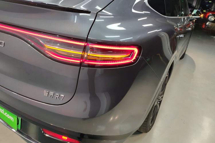 Used Hima Luxeed R7 2024 All-Electric 667 km Max
