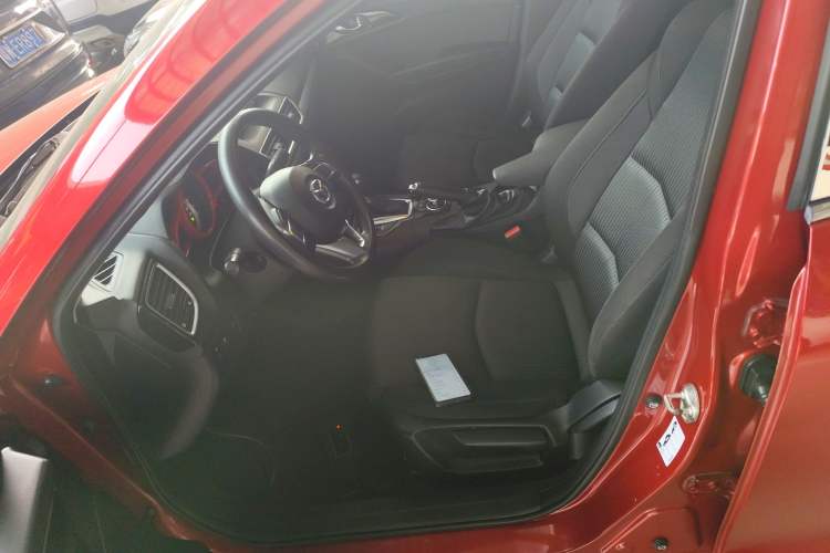 Used Mazda Mazda 3 Axela 2014 Sedan 1.5L Automatic Luxury Model