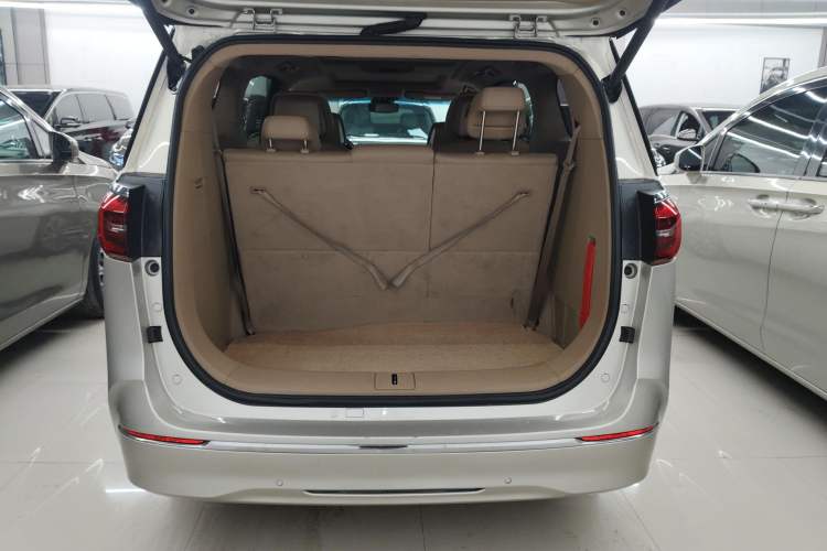 Used Buick GL8 2021 ES Landtrek 653T Luxury Model
