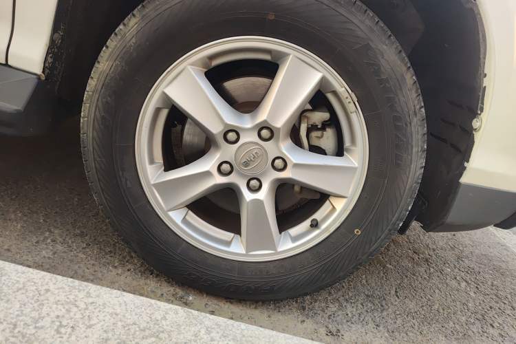 Used BYD S6 2014 2.4L Automatic Prestige 5-Seater