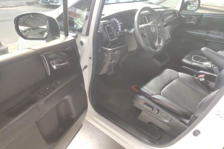 Used Honda Elysion 2019 2.0L Hybrid Comfort Edition
