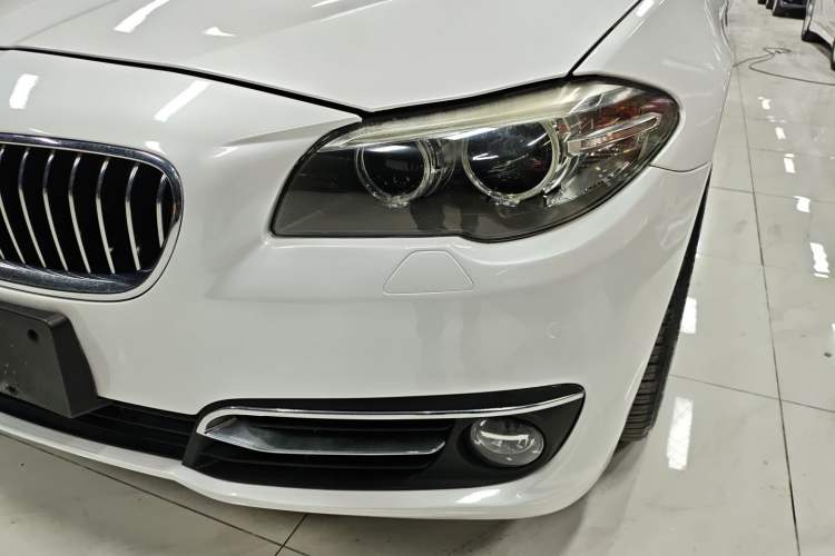 Used BMW 5 Series 2014 520Li Elegant Model
