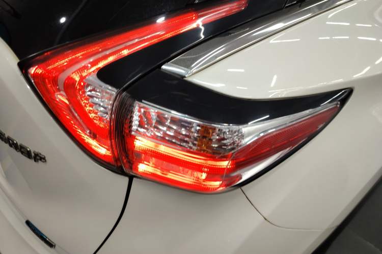 Used Nissan Murano 2021 2.5L XL Two-Wheel Drive Smart Connect Luxury Edition
