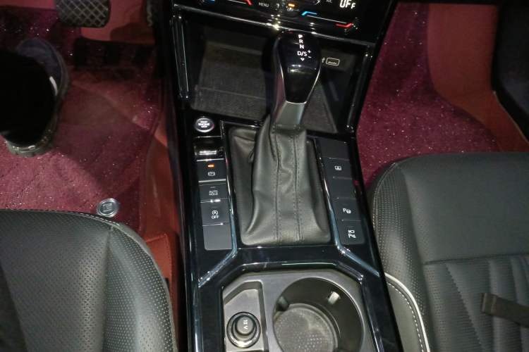 Used Volkswagen Passat 2023 330TSI Starry Luxury Edition
