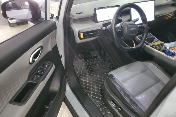 Used AION Y 2022 70 Tech Edition Lithium Iron Phosphate
