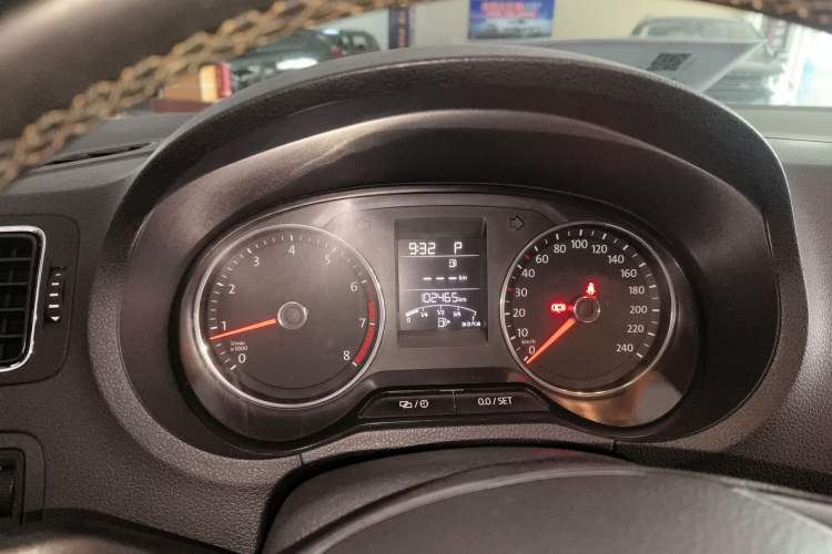 Used Volkswagen Polo 2016 1.6L Automatic Comfort Model
