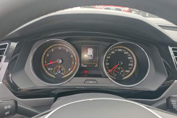 Used Volkswagen Tiguan L 2019 Revised 330TSI Automatic Two-Wheel Drive Smart & Luxury Edition China VI Standard