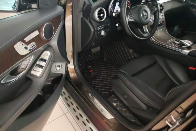 Used Mercedes-Benz GLC 2017 GLC 300 4MATIC Sport Edition
