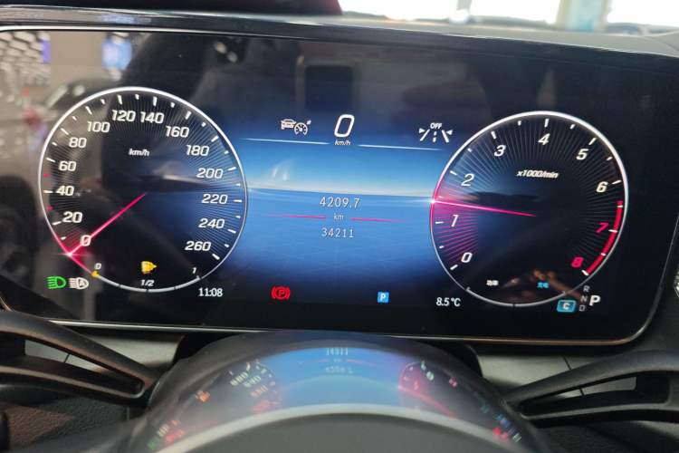 Used Mercedes-Benz GLC 2023 GLC 260 L 4MATIC Dynamic Edition 5-seater
