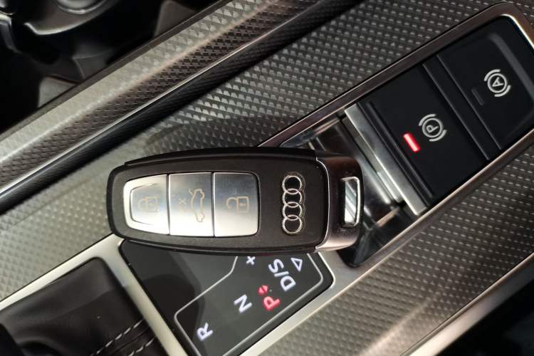 Used Audi A6L 2019 40 TFSI Luxury Dynamic Model
