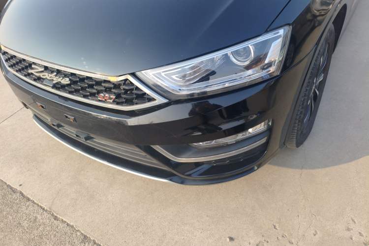 Used Zotye SR7 2016 1.5T CVT Cube Heart Edition China V Standard
