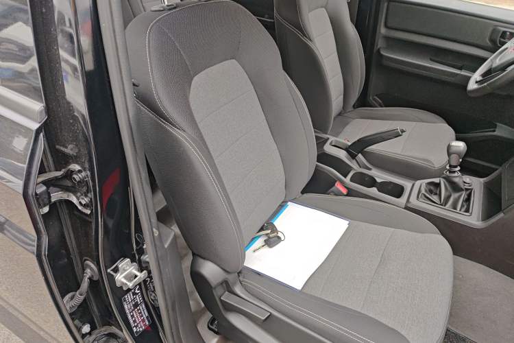 Used Wuling Hongguang PLUS 2019 1.5T Manual Standard Edition 5 Seats
