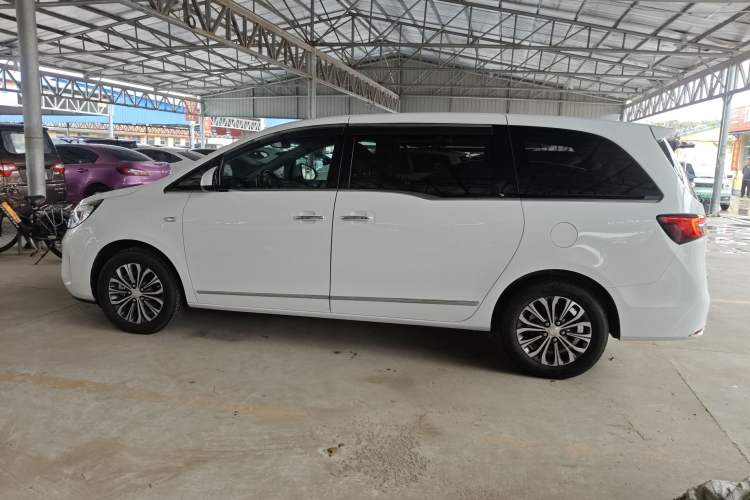 Used Buick GL8 2021 Land Cruiser Executive Class 652T Luxury Model
