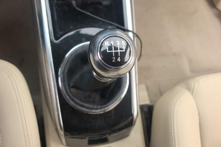 Used Zotye Domy X5 2017 Upgraded Model 1.5T Manual Luxury 7-Seater
