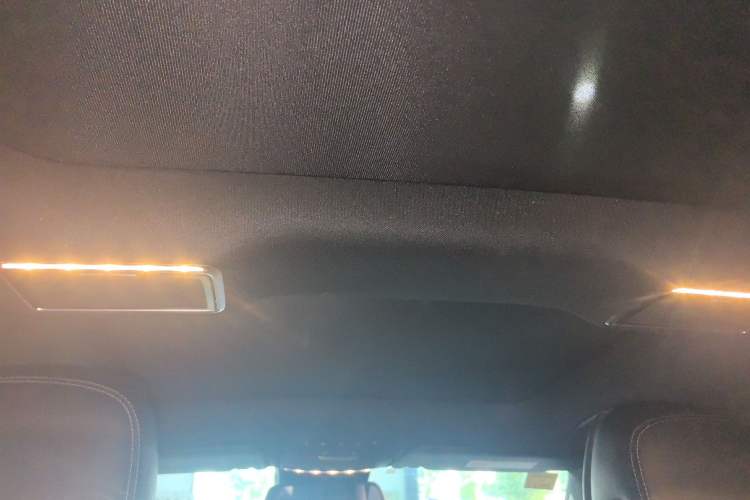 Used Mercedes-Benz GLC 2019 Facelift GLC 260 L 4MATIC Luxury Model
