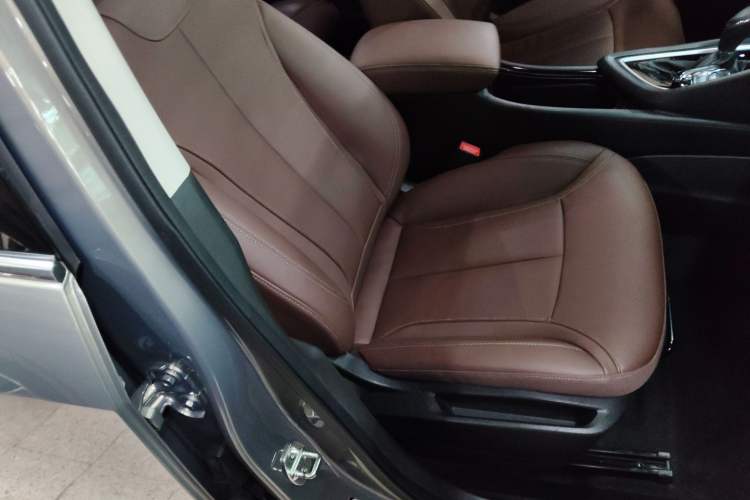 Used Buick GL6 2018 18T 6-Seater Prestige Model
