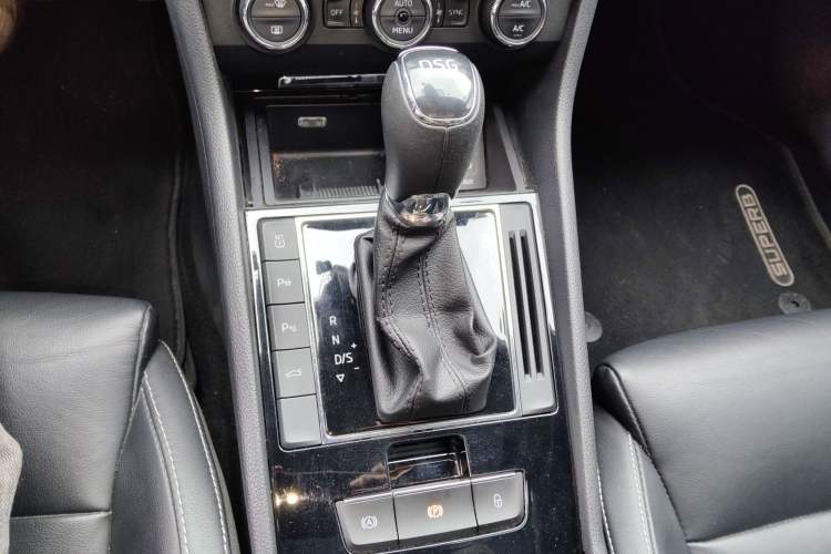 Used Skoda Superb 2016 TSI280 DSG Champion Edition
