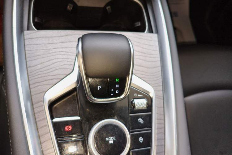 Used Chery Tiggo 8 PRO 2024 Champion Edition 290T Two-Wheel Drive Shining Version 7 Seats
