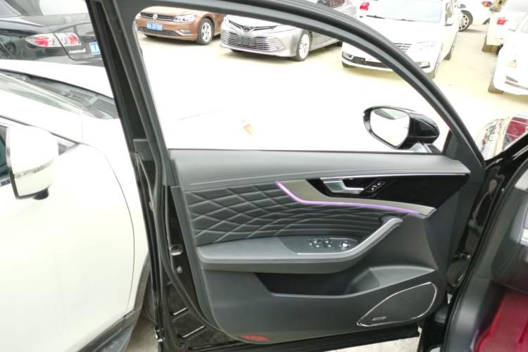 Used Hongqi HS5 2022 Revised Version 2.0T Smart Connect Flagship Edition
