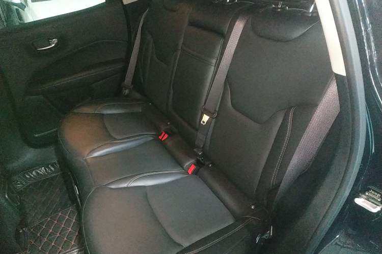 Used  Compass 2017 200T Automatic Family Edition
