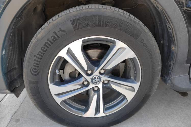 Used Toyota RAV4 2015 2.0L CVT Four-Wheel Drive New Edition
