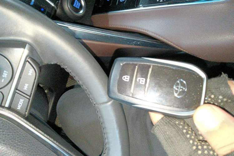 Used Toyota Harrier 2022 2.0L CVT Two-Wheel Drive Luxury Edition
