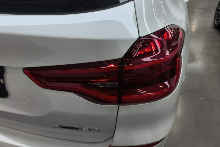 Used BMW X3 2018 xDrive25i Luxury Package China VI Emission Standard
