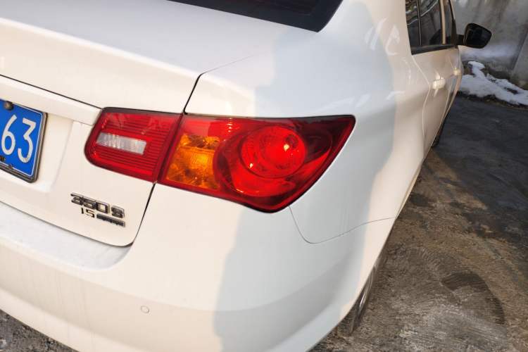 Used Roewe 350 2015 1.5L Manual Luxury Sunroof Edition
