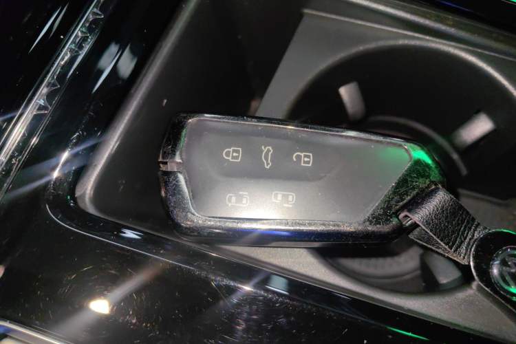 Used Volkswagen Viloran 2024 380TSI Premium Edition
