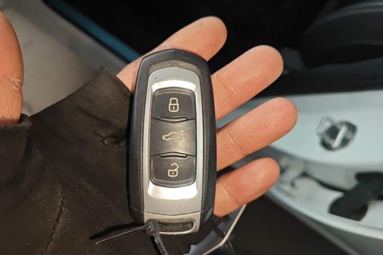 Used Geely Auto Emgrand GL 2017 1.8L DCT Elite Model
