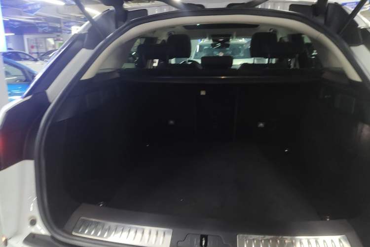 Used Land Rover Range Rover Velar 2019 250 PS
