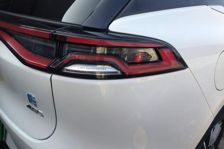 Used BYD Tang New Energy 2018 DM 2.0T All-Wheel Drive Smart Connectivity Luxury Model 7 Seats China V Emission Standard