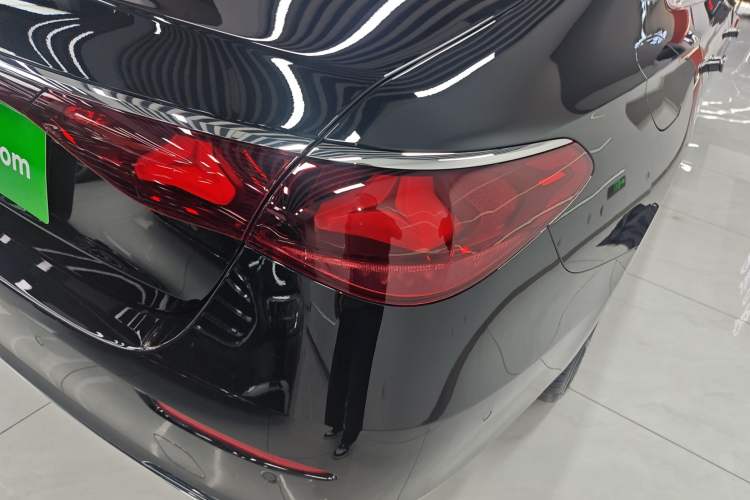 Used Mercedes-Benz E-Class 2025 Facelift E 300 L Fashion Edition
