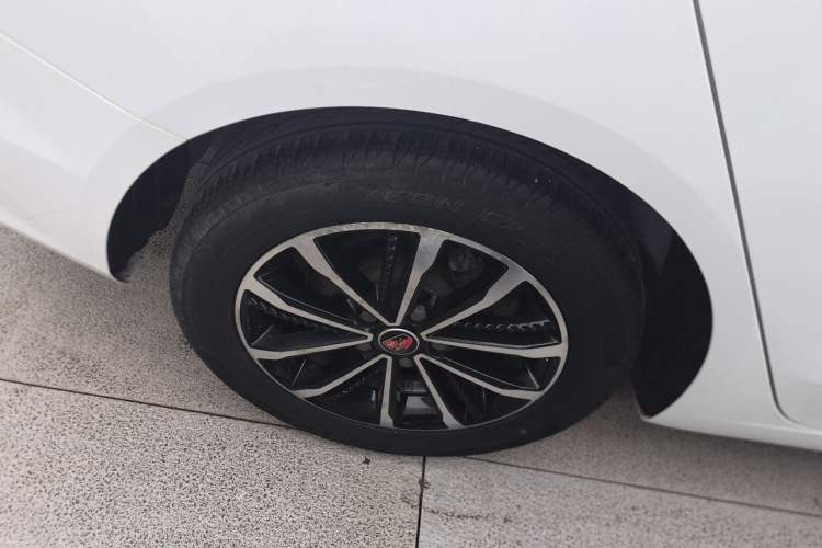 Used Roewe i5 2020 1.5L Automatic 4G Connect Luxury Flagship Edition
