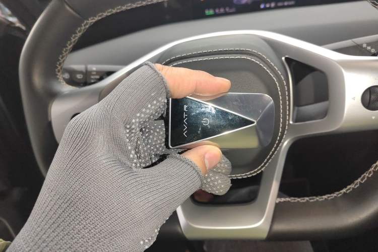 Used  12 2025 Ultra Extended-Range Edition