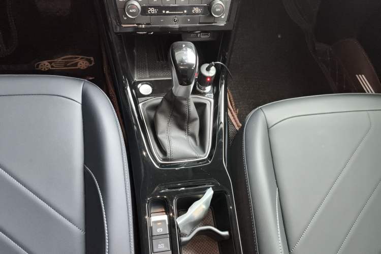 Used Volkswagen Tharu 2025 NewRui 300TSI Prestige Edition
