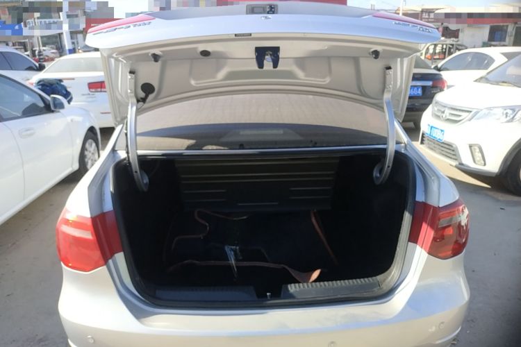 Used Volkswagen Jetta 2015 1.6L Manual Fashion Edition