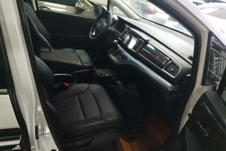 Used Honda Elysion 2016 2.4L Luxury Edition
