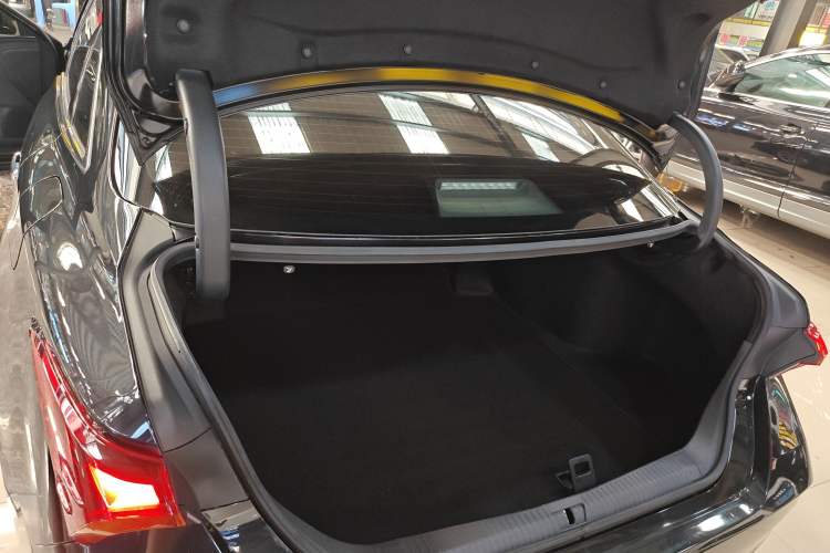 Used Toyota Avalon 2019 2.0L Luxury Edition China VI Standard
