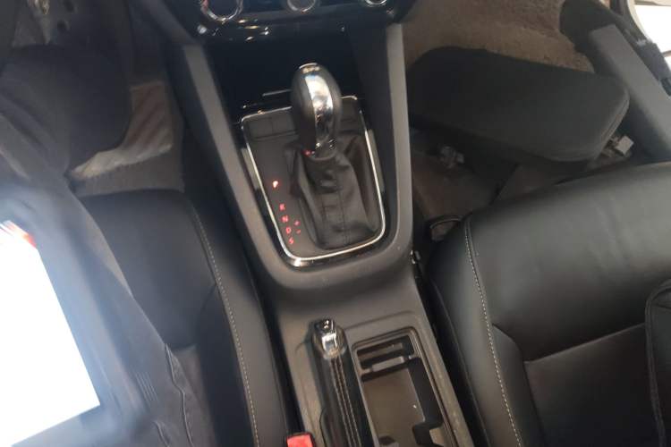 Used Volkswagen Sagitar 2015 230TSI Automatic Comfort Version
