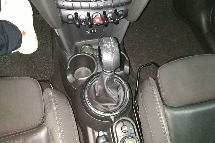 Used  MINI 2015 1.5T COOPER Fun Five-Door Edition
