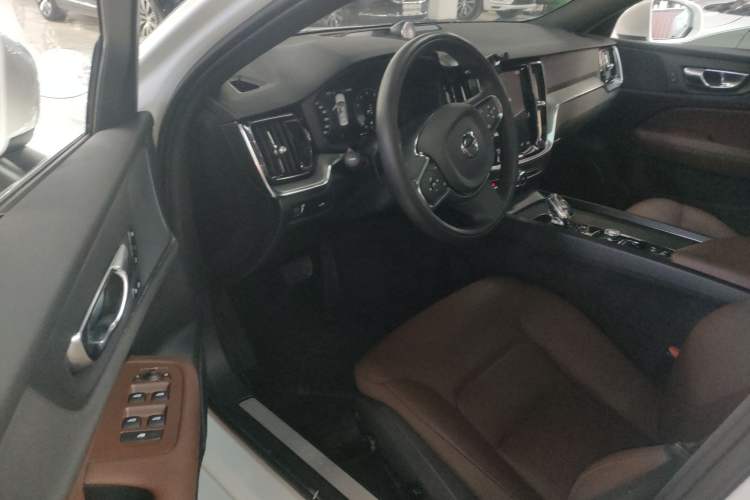 Used Volvo S60 2022 B4 Zhiyi Luxury Edition