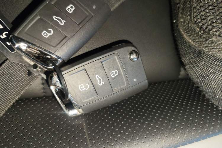 Used Volkswagen T-ROC 
