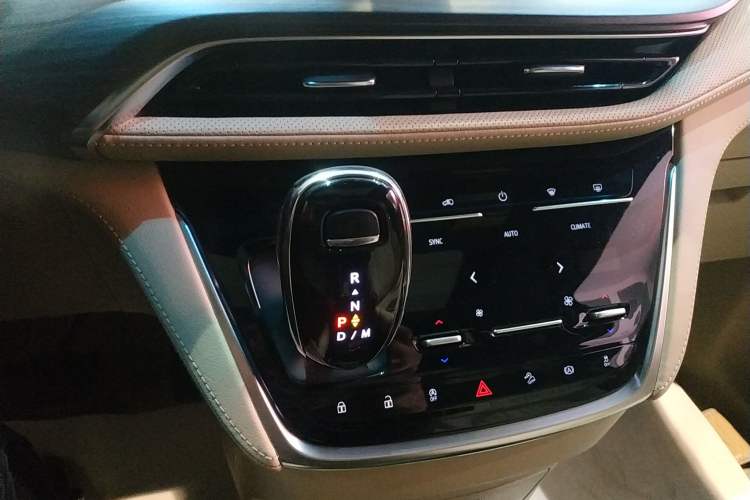 Used Buick GL8 2022 ES Land Cruiser 653T Luxury Model