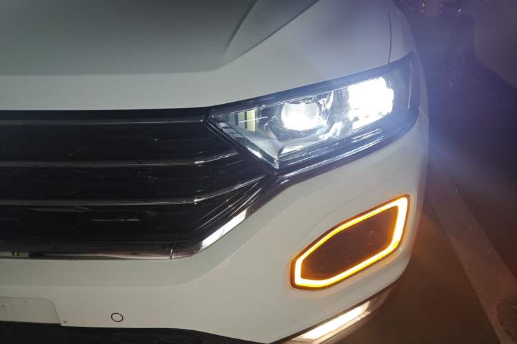 Used Volkswagen T-ROC 2022 280TSI DSG Two-Wheel Drive Comfort PLUS