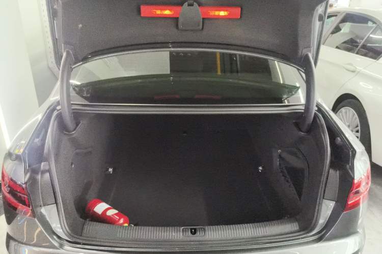 Used Audi A4L 2019 40 TFSI Ambition China VI
