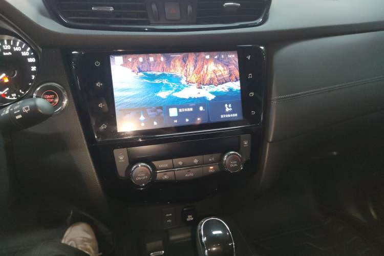 Used Nissan X-Trail 2022 2.0L Two-Wheel Drive Smart Connect Premium Edition
