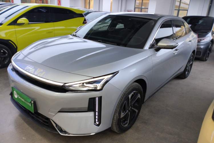 Used  L6 2025 EM-i 140km Starship Edition